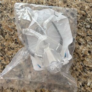 ResMed Airfit F20 Frame System with Medium Cushion 63461